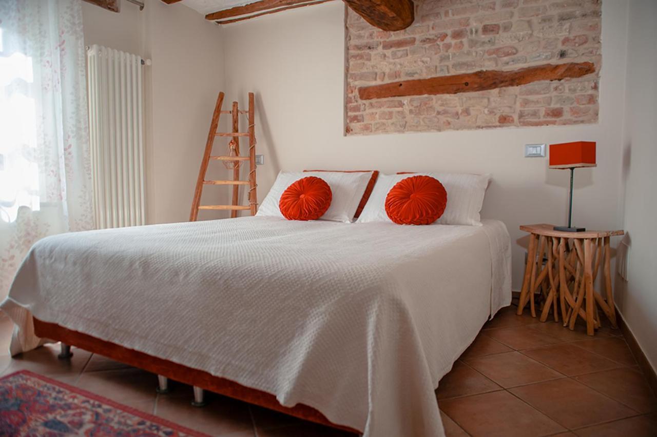Il Giardino Sul Tetto B&B Guarene Екстериор снимка