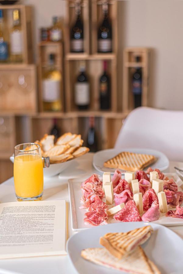 Il Giardino Sul Tetto B&B Guarene Екстериор снимка
